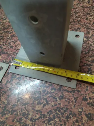 2 Bases para postes de madera