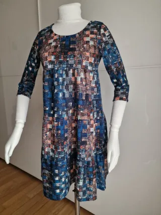 Abito fantasia geometrica