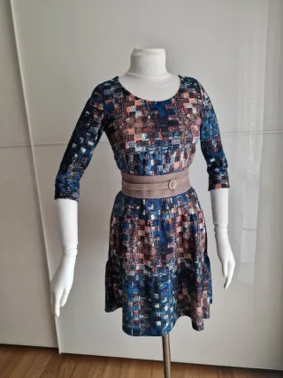 Abito fantasia geometrica