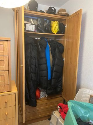 Conjunto, comoda, mesita de noche y armario.