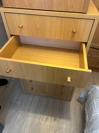 Conjunto, comoda, mesita de noche y armario.