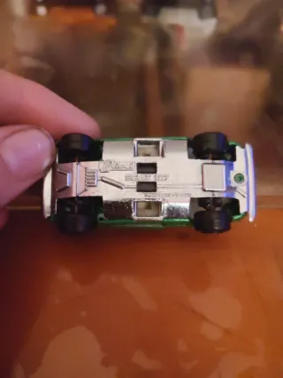 Coche miniatura Guisval verde