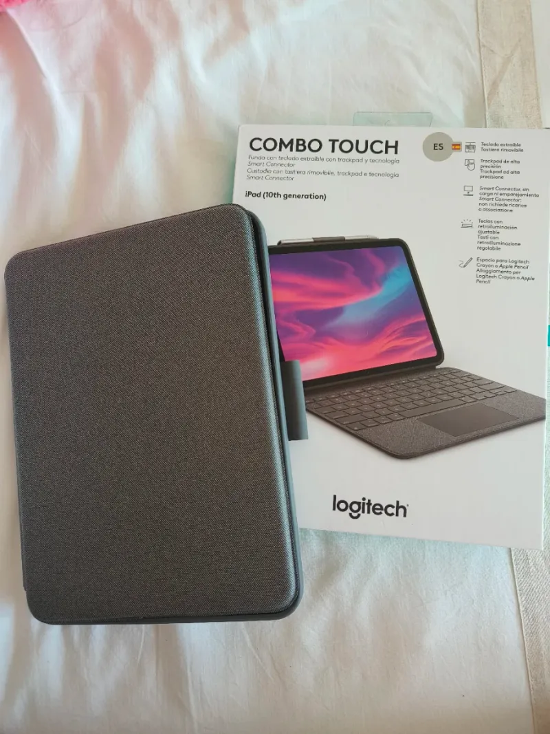 Logitech Combo Touch iPad 10ª Gen
