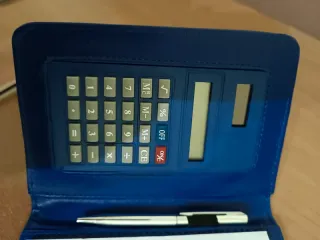 Agenda con calcolatrice blu