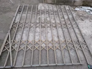 Puerta Metálica Acordeón