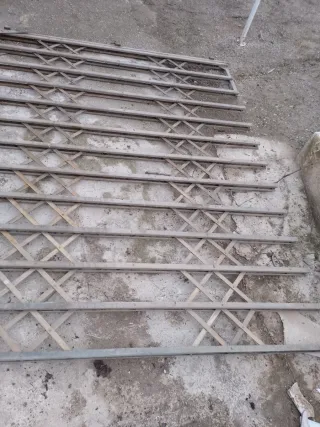 Puerta Metálica Acordeón