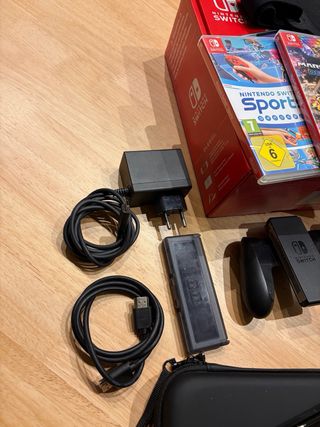 Nintendo Switch OLED + Giochi e Accessori