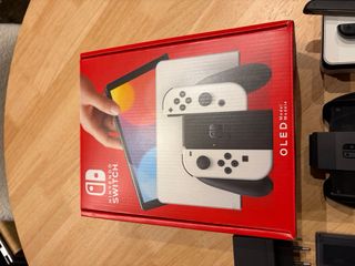 Nintendo Switch OLED + Giochi e Accessori