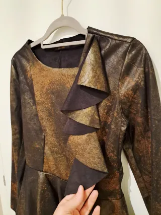 Giacca ecopelle nera e rame con rouches