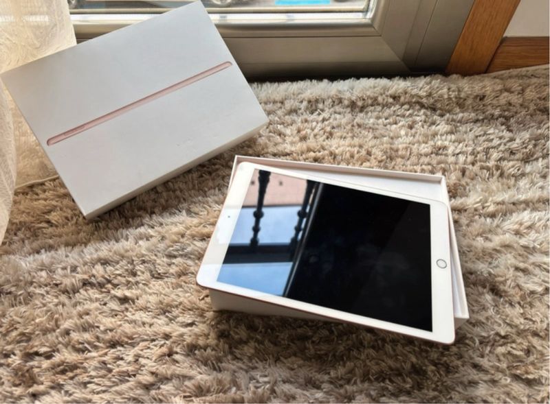 iPad 7ª Gen Oro rosa afbeelding 2
