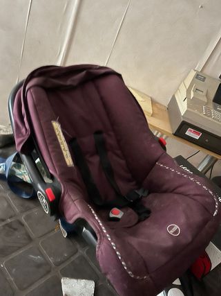 Carrito de bebé doble gris y complementos