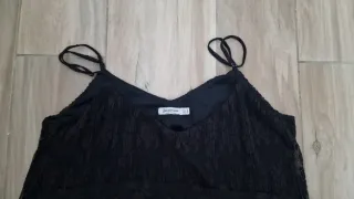 Camiseta corta negra encaje