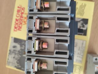 Merlin Gerin NS 250 N Interruptor Automático de