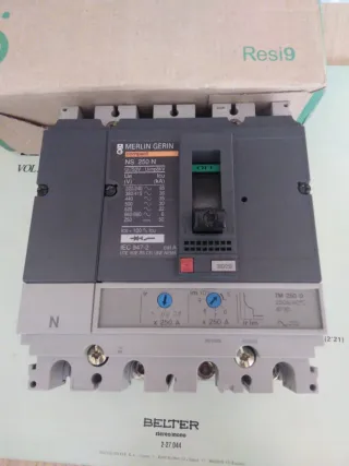 Merlin Gerin NS250N Automatico Interruptor corte