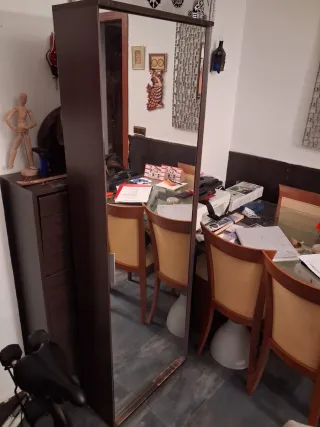 Zapateros de madera y plástico