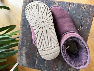 Botas UGG original color morado apagado/ burdeos