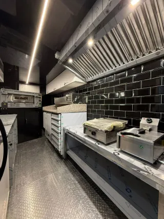 Foodtruck Iveco Negro