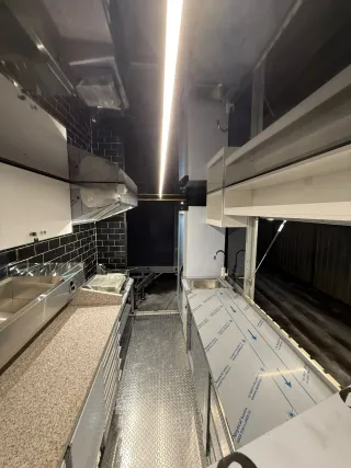 Foodtruck Iveco Negro