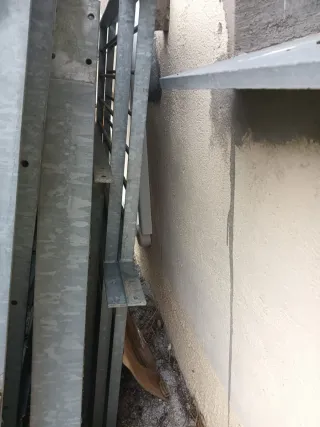 Escalera exterior galvanizada (tramo superior)