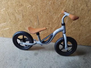 Bicicleta de equilibrio infantil