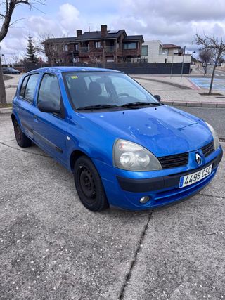 Renault Clio 2004