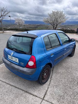 Renault Clio 2004