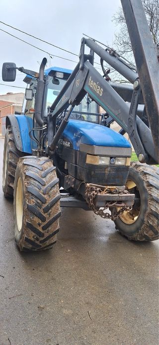 Tractor New Holland Azul