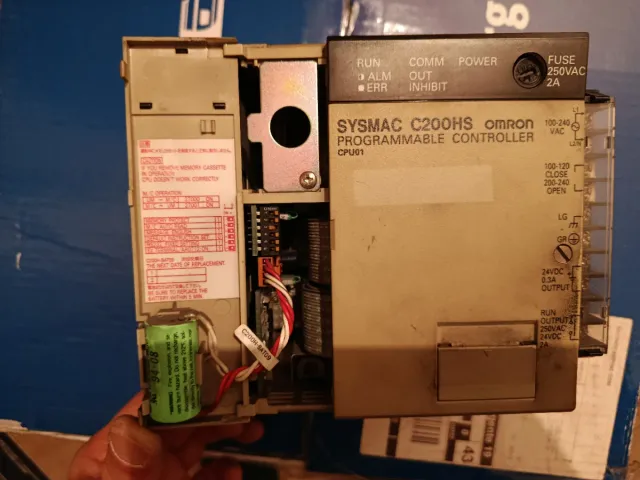 OMRON PLC C200 y tarjetas