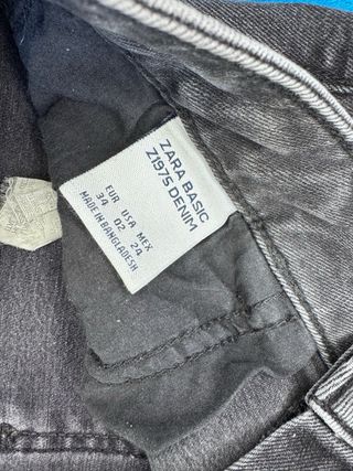 Pantalón vaquero Zara negro T.34