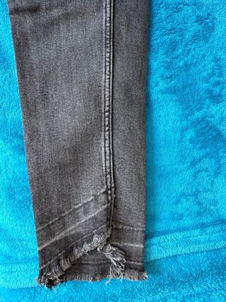 Pantalón vaquero Zara negro T.34