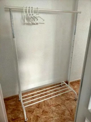 Burro de ropa Ikea blanco