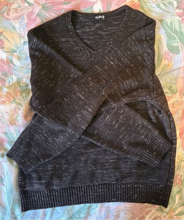 Jersey marrón con cuello pico