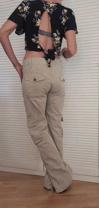Pantalón cargo Zara beige