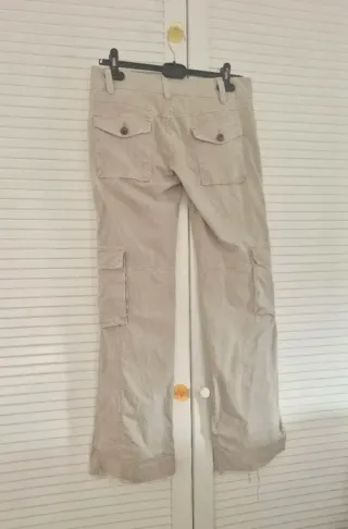 Pantalón cargo Zara beige