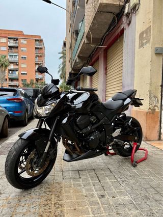 Kawasaki Z750   (ITV 2028, 44mil km)