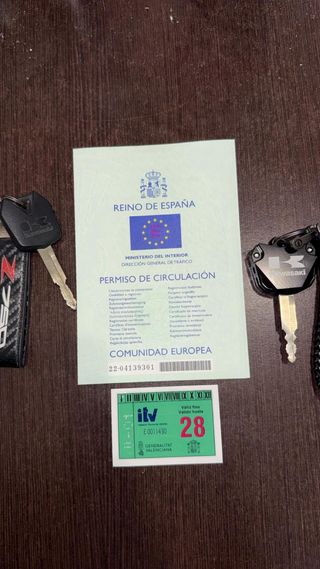 Kawasaki Z750   (ITV 2028, 44mil km)