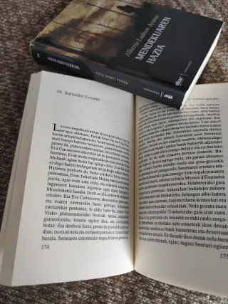 Hitz pozoituak: PREMIO EDEBÉ DE LIT. JUVENIL EN...