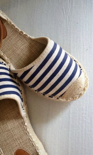 Sandalias de esparto a rayas