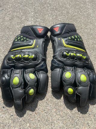 Guantes VR 46