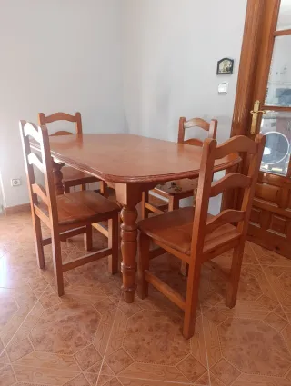 Mesa de comedor de pino
