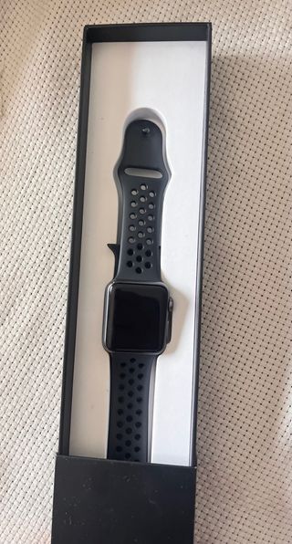 Apple Watch Series 3 - 75% Batería