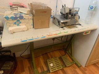 Remalladora / overlock industrial Singer 842