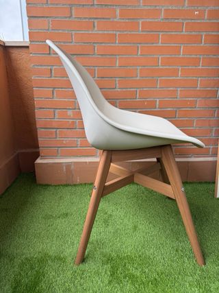2 Sillas Nórdicas. Ikea Blanca y Madera
