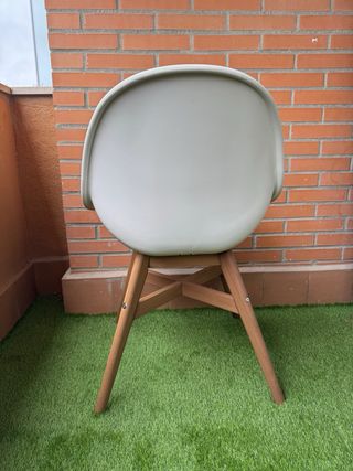 2 Sillas Nórdicas. Ikea Blanca y Madera