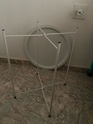 Mesa auxiliar redonda blanca