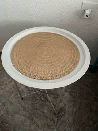 Mesa auxiliar redonda blanca