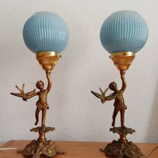 Lámpara de mesa antigua niño y pájaro