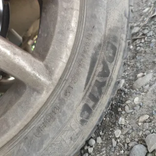 15€ . Cada una .  Cubiertas coche 185-60-R15