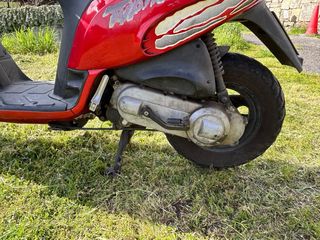 Piaggio 50cc Roja Scooter Automática