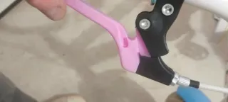 Bicicleta infantil con ruedines